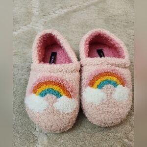 Kenzie Girl Toddler Girls  SIZE 9/10 Rainbow Slippers Pink Fuzzy Faux Sherpa